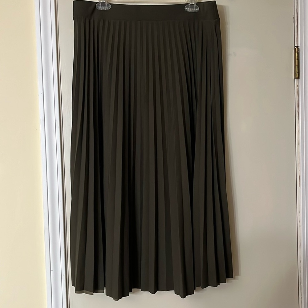 Pleated Midi Skirt - Brand New Never Worn